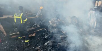 Incendie à Wanindara : deux ateliers de tapisserie réduits en cendres, des pertes estimées à 330 millions GNF