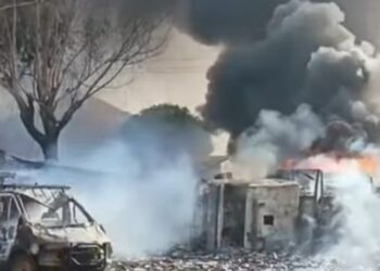 Incendie à Siguiri : un camion en flammes perturbe la circulation