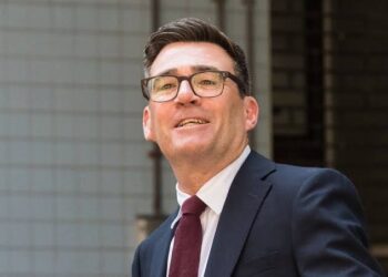 Royaume-Uni : Andy Burnham succède officiellement à Keir Starmer au poste de Premier ministre