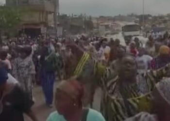 Sanoyah : la police disperse des femmes qui protestent contre le choix du maire