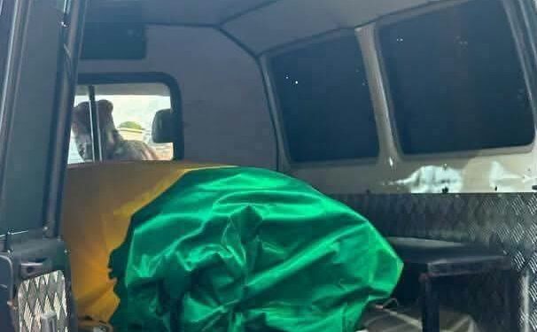 Recouvert du drapeau national: le cercueil de Hadja Andrée Touré est arrivé à Conakry
