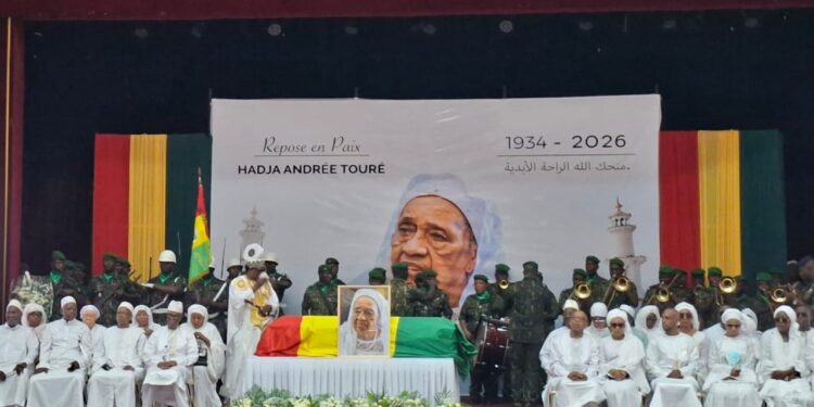 Décret: Hadja Andrée Touré décorée à titre posthume de la Grand-Croix de l’Ordre national du Colatier