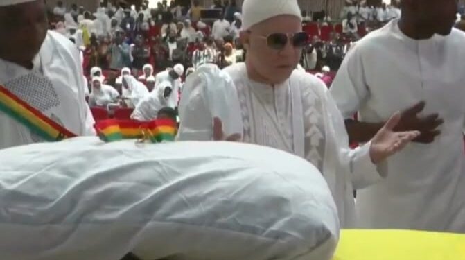 Décès d’Hadja Andrée Touré : Salif Keita à Conakry pour participer aux obsèques de l’ancienne Première dame