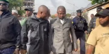 Effondrement d’un immeuble à Démoudoula : trois morts, le ministre de l’Urbanisme et le DG de l’ANGUCH sur les lieux