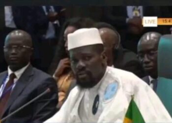 « Le peuple n&rsquo;attend pas de nous que des communiqués ; il attend de l&rsquo;eau, des routes, des usines…..», déclare le président Mamadi 