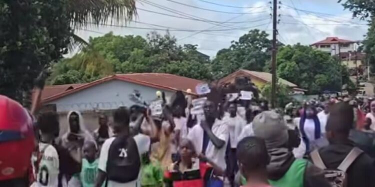 Kindia : des candidats au Bac maintiennent la pression, exigent justice pour Mamadou Diouma et la libération des élèves incarcérés