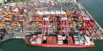 Décongestion du port de Conakry : le ministre des transports veut « développer les ports périphériques et d’exploiter les ports existants, à Moribaya et à Kamsar… »