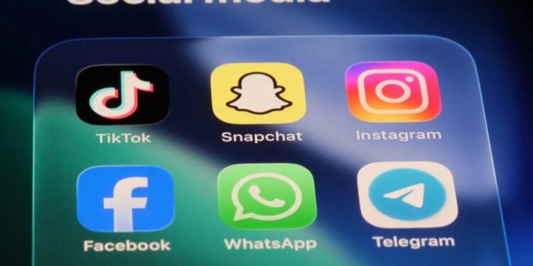 Accès difficile aux réseaux sociaux depuis deux jours : le porte-parole du gouvernement dit n&rsquo;avoir connaissance d&rsquo;aucune restriction
