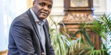 Béa Diallo reprend du service : un nouveau défi à la tête du ministère de la Jeunesse