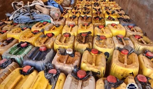 Niandankoro : un pompiste et deux convoyeurs interpellés en flagrant délit de trafic de produits pétroliers