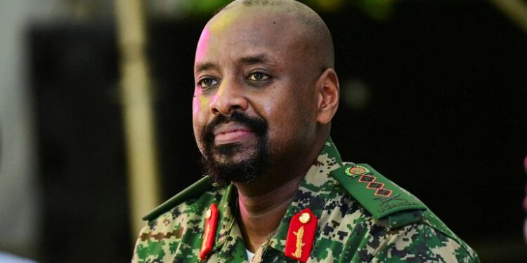 Ouganda : le fils du président annonce sa candidature à la présidentielle de 2031