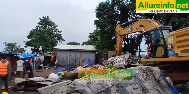 Démolition des habitats non conformes au dépotoire de Dar-es-Salam : les bulldozers entrent en action 