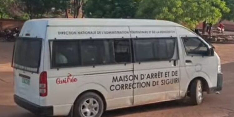 Cascades à moto à Siguiri : sept jeunes passent leur première nuit en prison