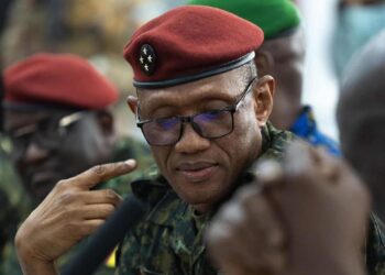 « Ne cédez pas à la désinformation » : l&rsquo;armée guinéenne rassure après le départ en congé du président