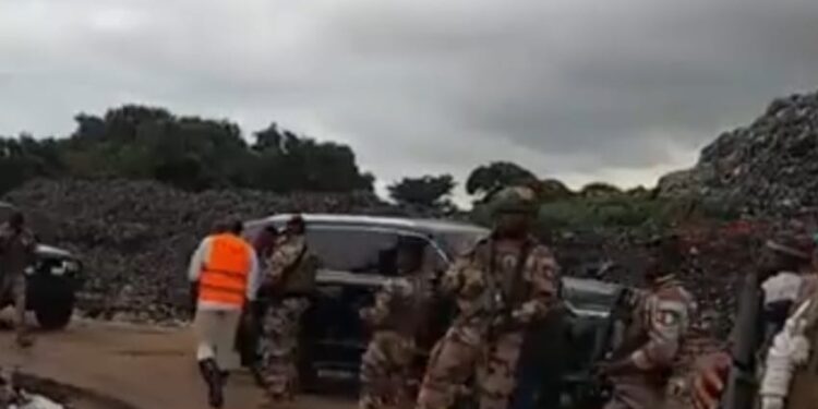 Éboulement meurtrier à Dar-es-Salam : le président Mamadi sur le site du drame