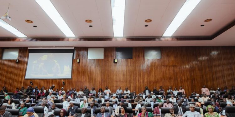 Assemblée nationale : les députés habilitent le Président à légiférer par ordonnances