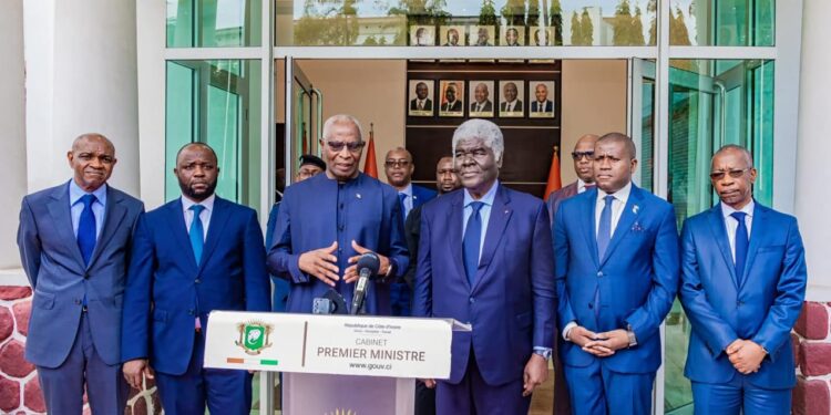 Bah Oury en Côte d&rsquo;Ivoire : « nous sommes accompagnés par un détachement militaire qui va défiler pour illustrer davantage les rapprochements naturels entre nos deux pays… »