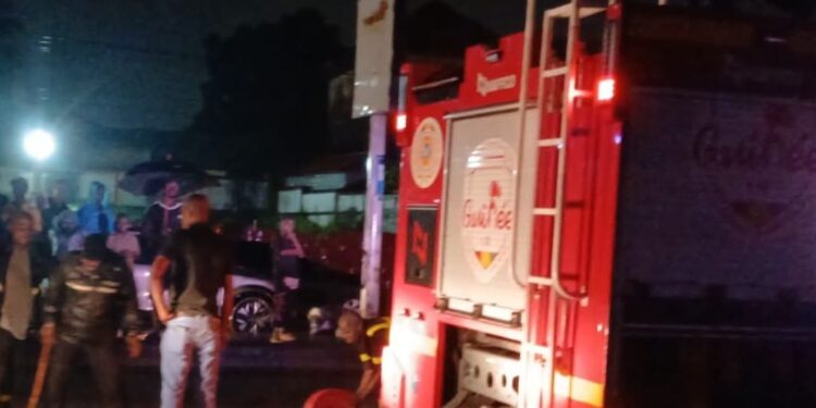 Incendie au marché de Matoto : des boutiques et magasins de stockage de poisson touchés par les flammes