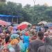 Marché Enco 5 : des commerçantes manifestent contre les tarifs des nouvelles places