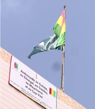 Extraits de naissance biométriques : l’Ambassade de Guinée au Sénégal suspend le service jusqu’à nouvel ordre