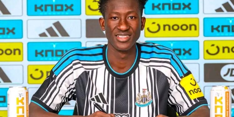 Mercato : Ousmane Diabaté rejoint Newcastle