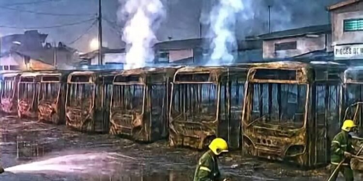 Koumassi (Côte d’Ivoire) : 55 autobus touchés dans l’incendie du dépôt 5 de la SOTRA