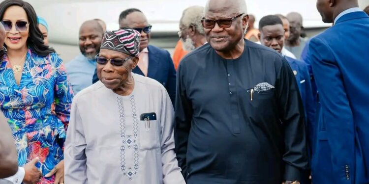 Sierra Leone : Ernest Bai Koroma retrouve Freetown après plus de deux ans d’exil
