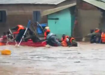 Coyah : la Protection civile au secours des habitants piégés par les eaux