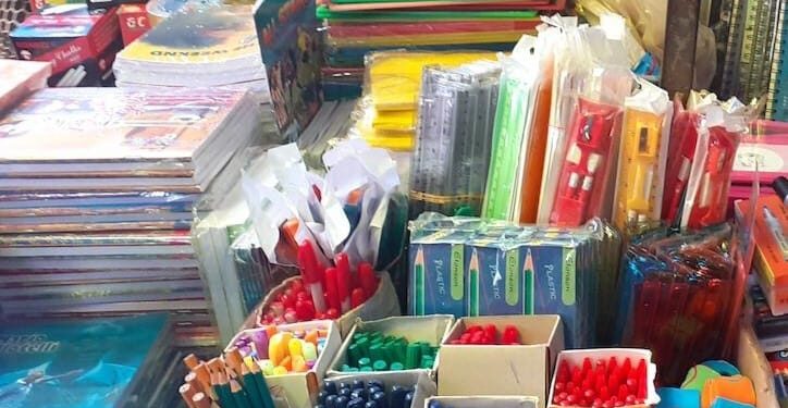 Coût des fournitures scolaires : à Conakry, la rentrée des classes met les familles à rude épreuve