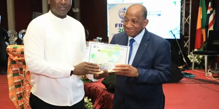 Ressources en eau : l’ancien Premier ministre Kabiné Komara célébré au Forum régional de l’eau de l’Afrique de l’Ouest