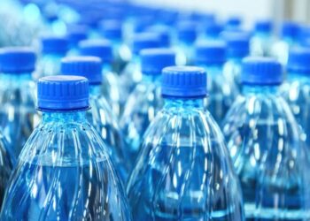 Eau minérale : le gouvernement fixe de nouveaux prix plafonds