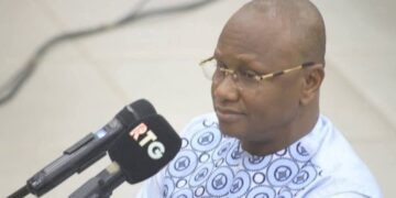 Présumé détournement de 78 milliards GNF à l’OGP : Mandian Sidibé déjà présent dans la salle d’audience de la CRIEF