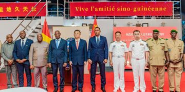 Célébration du 77e anniversaire de la Chine : Bah Oury visite le navire-hôpital « Auspicious Ark »