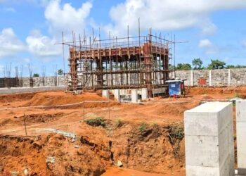 Électrification de Boffa : le chantier du poste électrique progresse à plus de 53 % (Laye Sékou Camara)