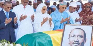 Arrivée de la dépouille de Sydia Touré à Abidjan : Cellou Dalein Diallo évoque un « compagnon de route »
