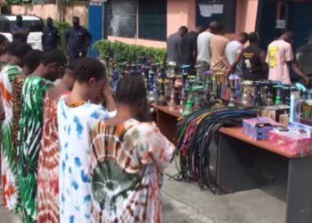 Lutte contre la chicha à Conakry : 36 personnes interpellées, dont 20 femmes